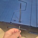 Mit Kabelbinder versehen